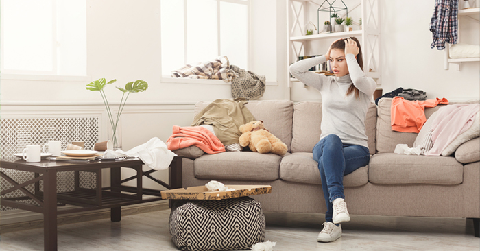 livingroom-mess-organization-clutter-cover